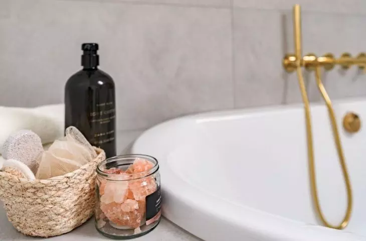 Gold faucet introduces a touch of glamour 