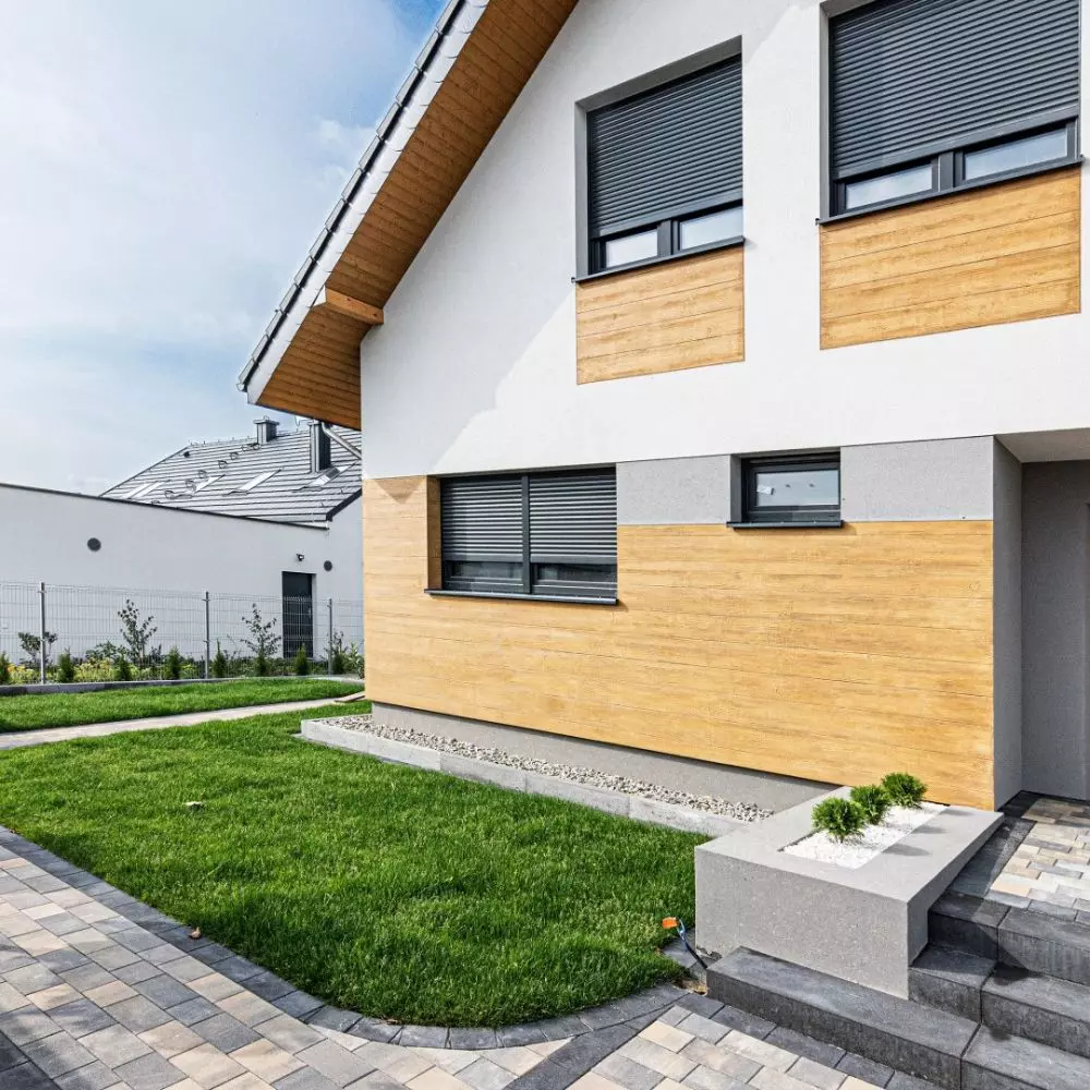 Choosing high-quality plasters and facade paints ensures peace of mind for years to come