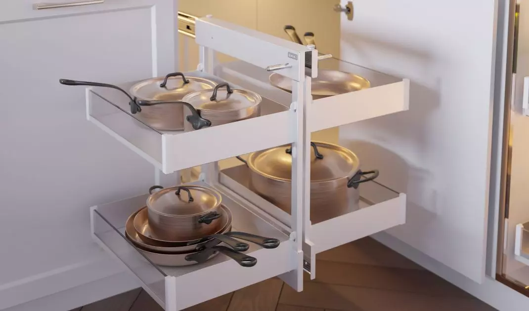 Korner with pull-out baskets 