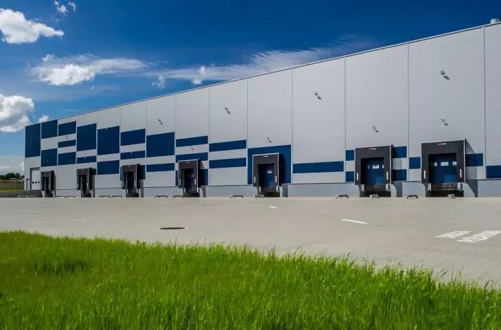 Płyty warstwowe jako obudowa elewacji