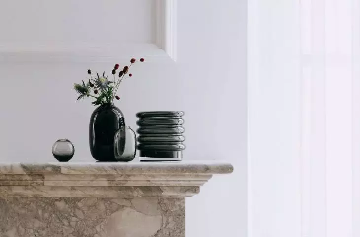 detal zaprojektowanego przez architektkę kominka