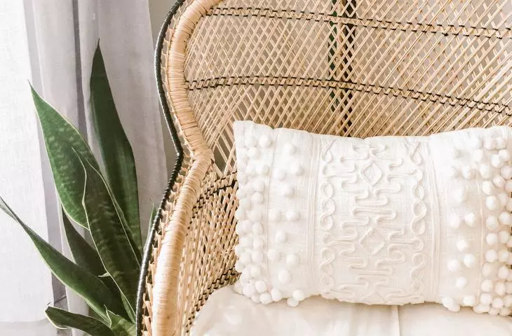 Structural pillows will add variety to the interior