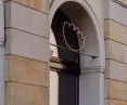 lokal zajmuje miejsce dawnej hotelowej kawiarni, zlokalizowanej w parterze budynku z lat 50.