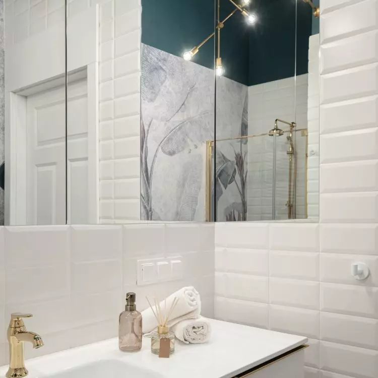 Emerald and gold - bathroom