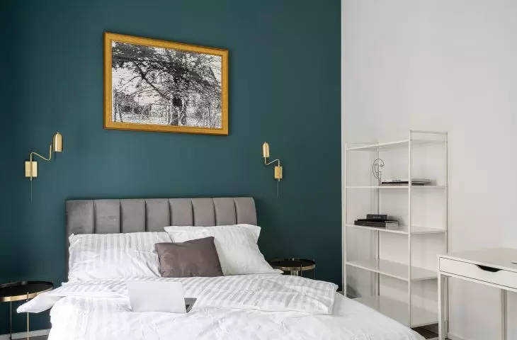 Emerald and gold - bedroom