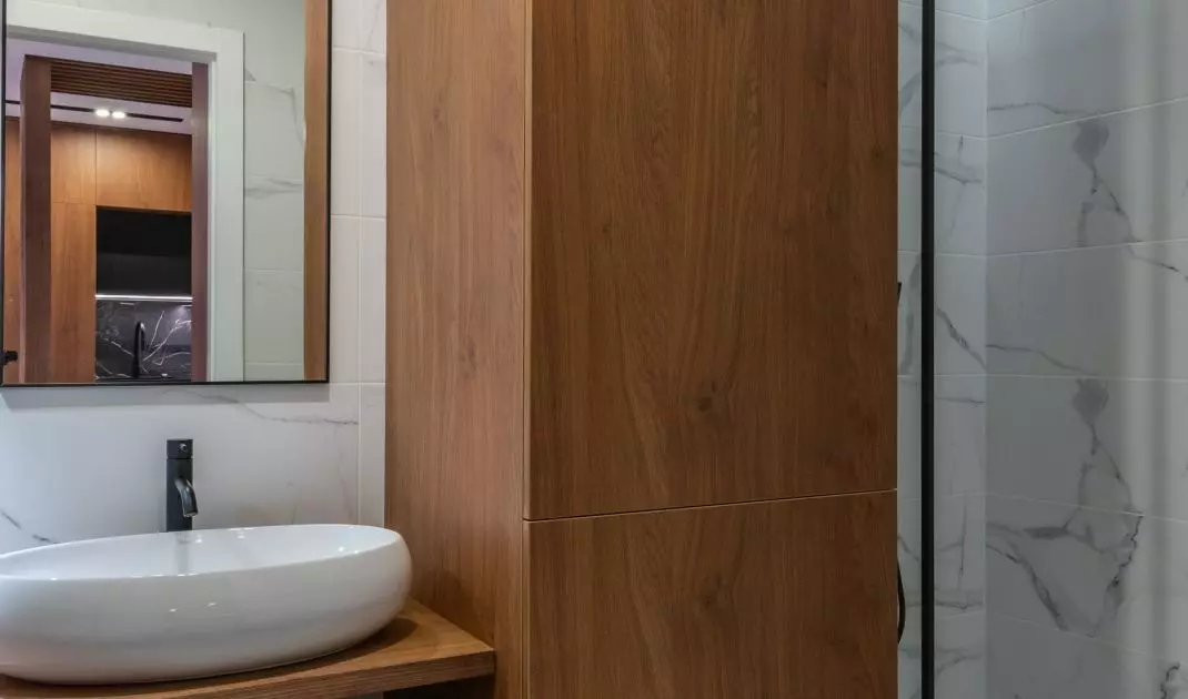 Minimalist linear drain