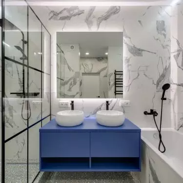 Minimalist linear drain