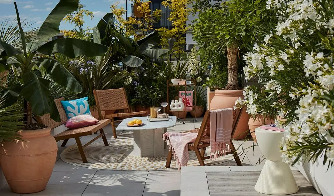 Plants blend perfectly with architectural elements