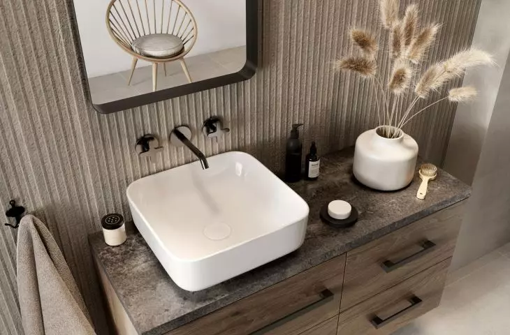 Beige warms up the bathroom interior 
