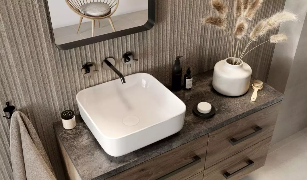Beige warms up the bathroom interior 