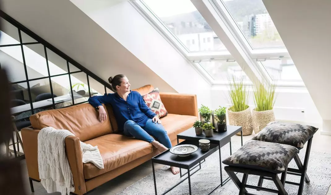  Energy-efficient windows let the optimum amount of natural light into the building