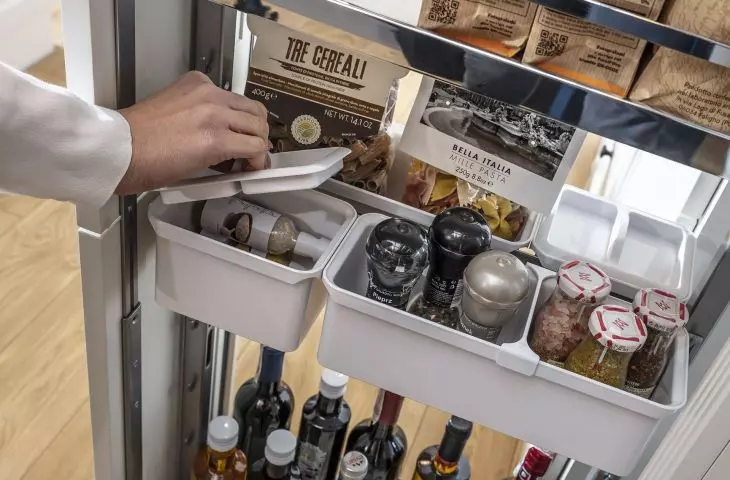 Plastic containers will make it easier to organize products