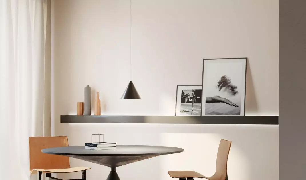 Shelf with illumination
