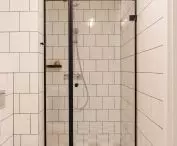 Spacious shower room
