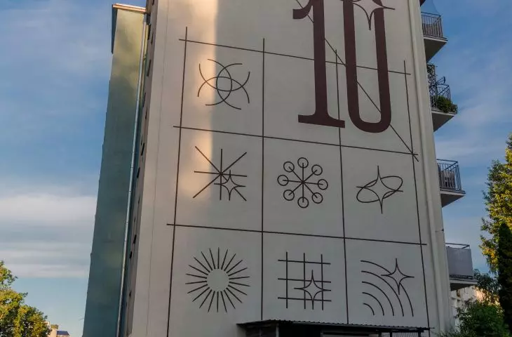 Nowe murale na blokach przy ulicy Bohaterów Starówki Warszawskiej