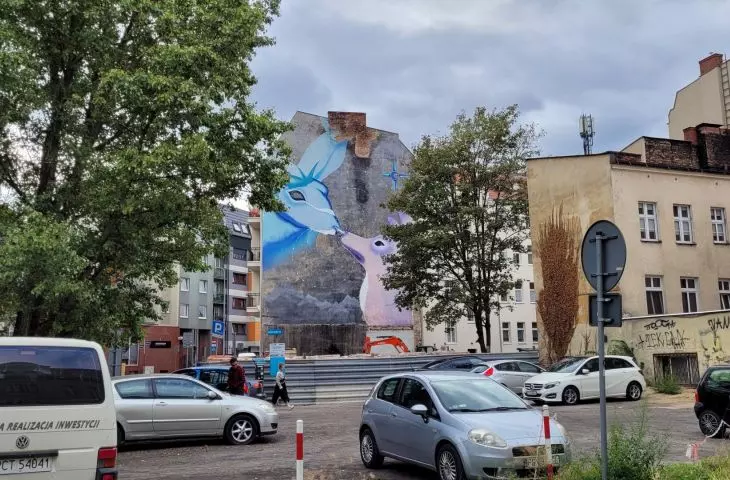 mural at the intersection of Poznańska and Wąska streets in Poznań