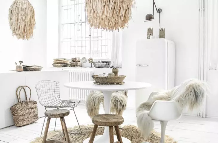 Hanging lampshade 