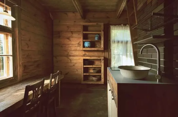 modest kitchen