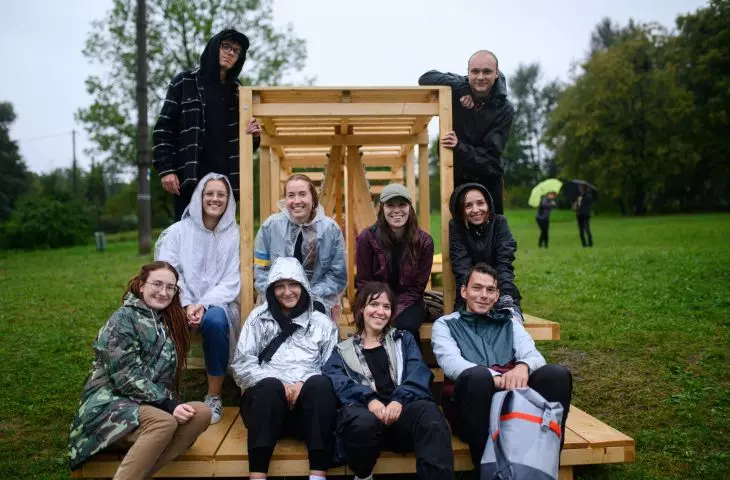 Authors and Piknikovna