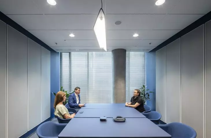 Systemy akustyczne Ecophon w biurze ISS Hub, Fabryka Norblina, Warszawa