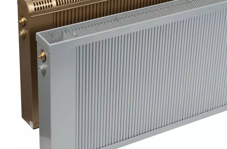 niskotemperaturowe grzejniki REGULUS®-system — model Regullus (złoty) i Sollarius (srebrny)