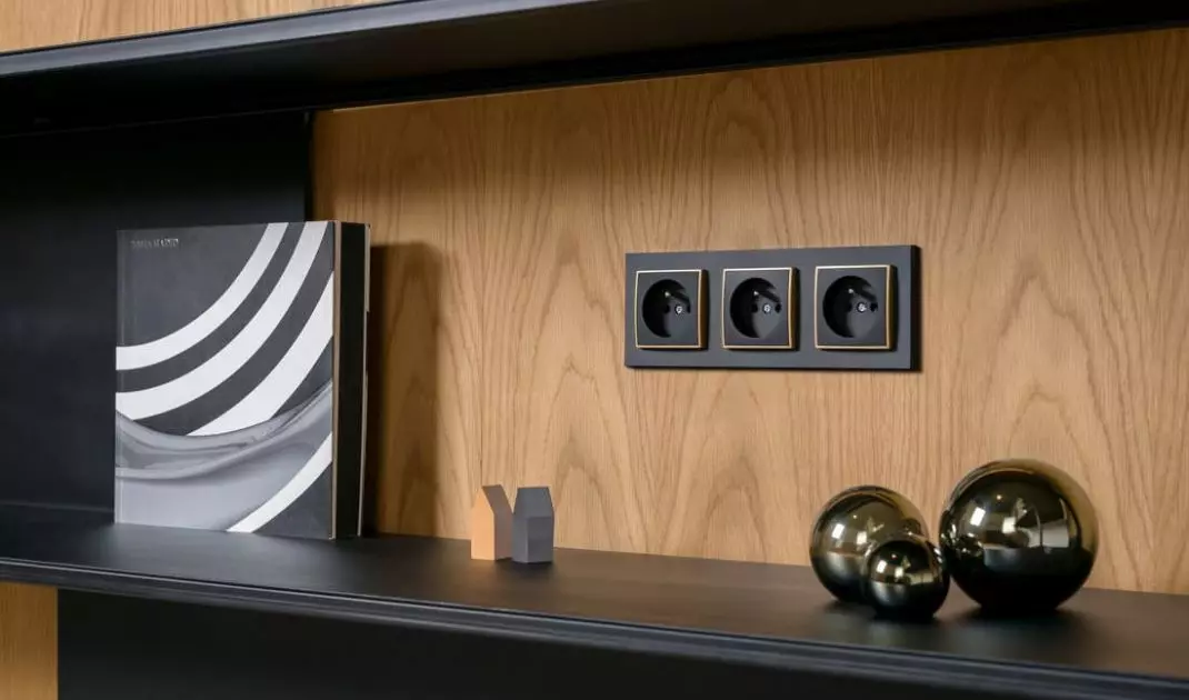 Electrical sockets
