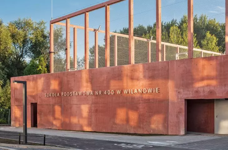 Szkoła Podstawowa nr 400 w Wilanowie autorstwa Bujnowski Architekci.