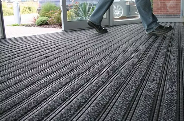 Maty i wykładziny do wewnętrznych stref wejściowych