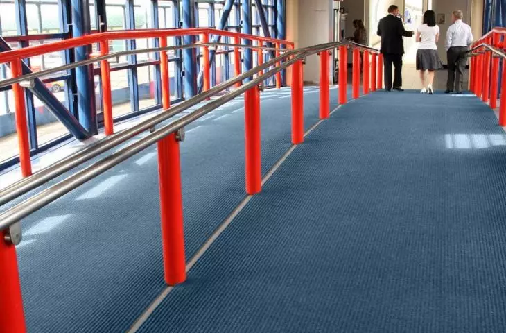 Maty i wykładziny do wewnętrznych stref wejściowych