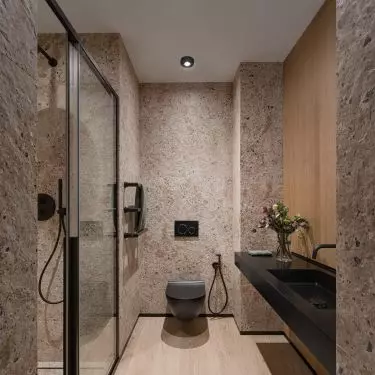 Bathroom in beige color scheme
