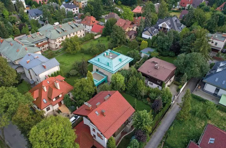  Przebudowa i rozbudowa domu jednorodzinnego przy Alei Kasztanowej w Krakowie