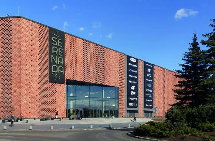 Centrum Handlowe SERENADA przy al. gen. T. Bora-Komorowskiego w Krakowie