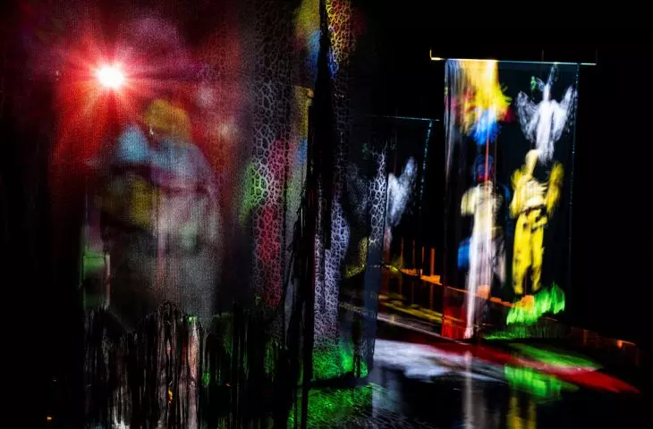 fragment wystawy „Heaven by MYCKET”