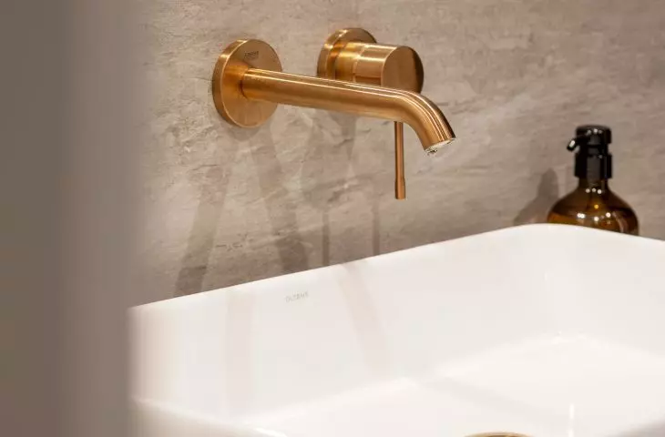 Copper-colored fittings