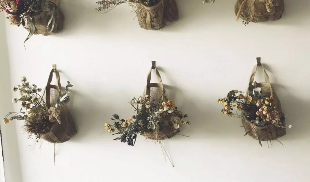 Dried flowers as home decoration