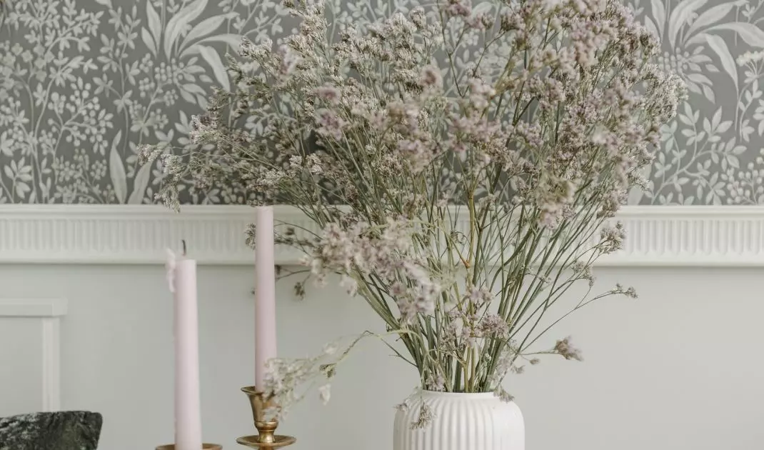 Dried flowers as home decoration