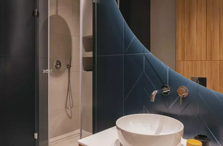 Oval shapes in the bathroom