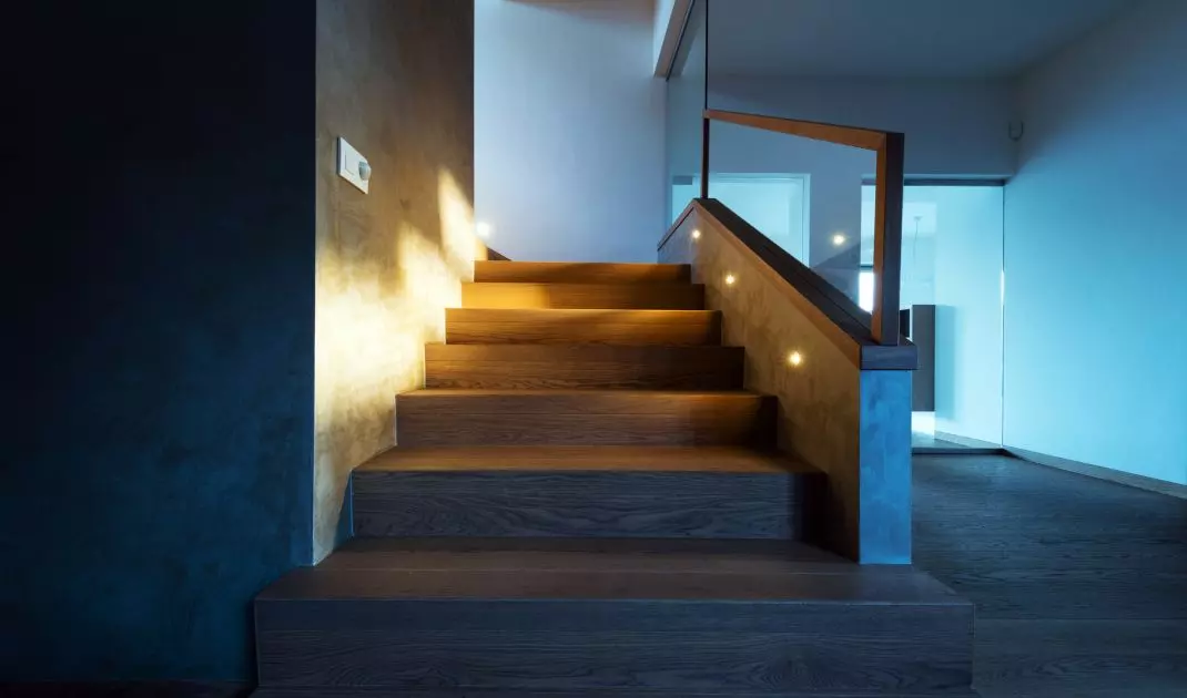 It is best to choose multi-level lighting 