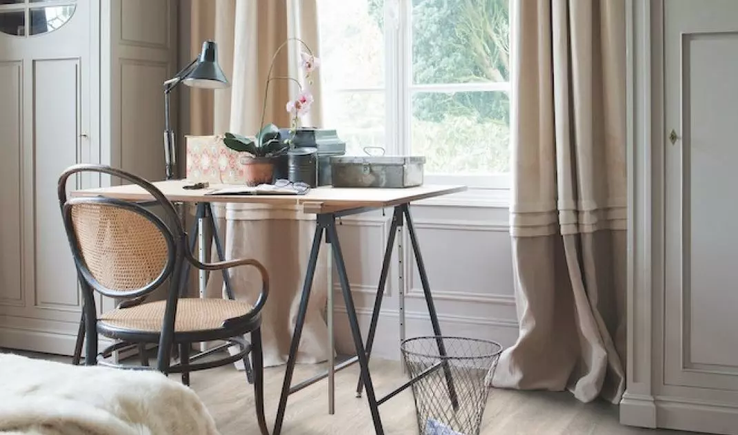 Bright flooring optically enlarges interiors