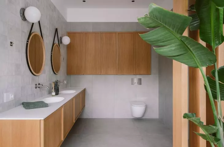 Interior of the upstairs bathroom
