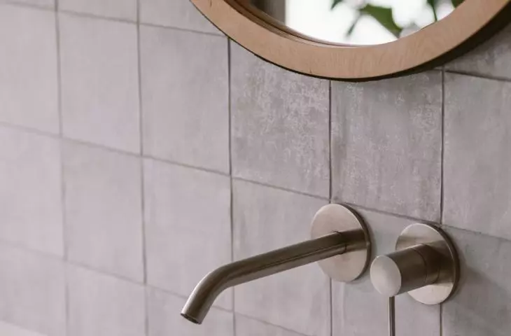 Architects selected minimalist fixtures