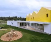 In the immediate vicinity of the kindergarten you will find a playground around which greenery has been planted