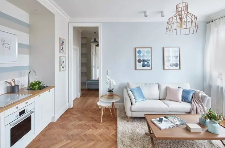 The interior is distinguished by oak flooring