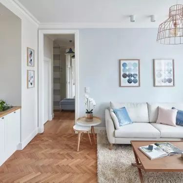 The interior is distinguished by oak flooring