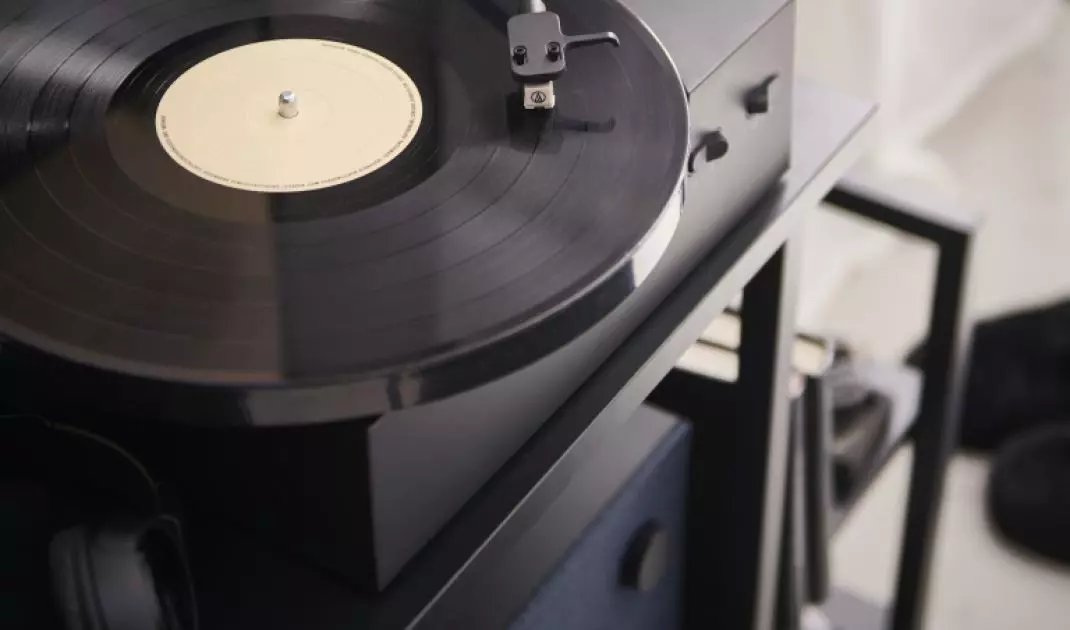 Turntable