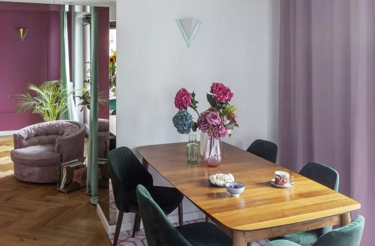 Dining room table