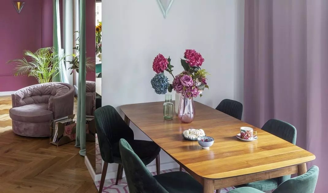 Dining room table