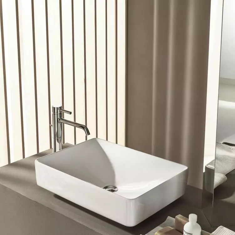 Small washbasin