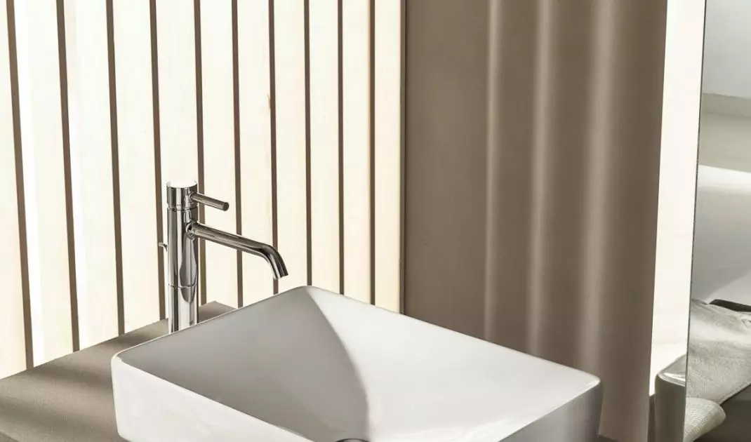Small washbasin
