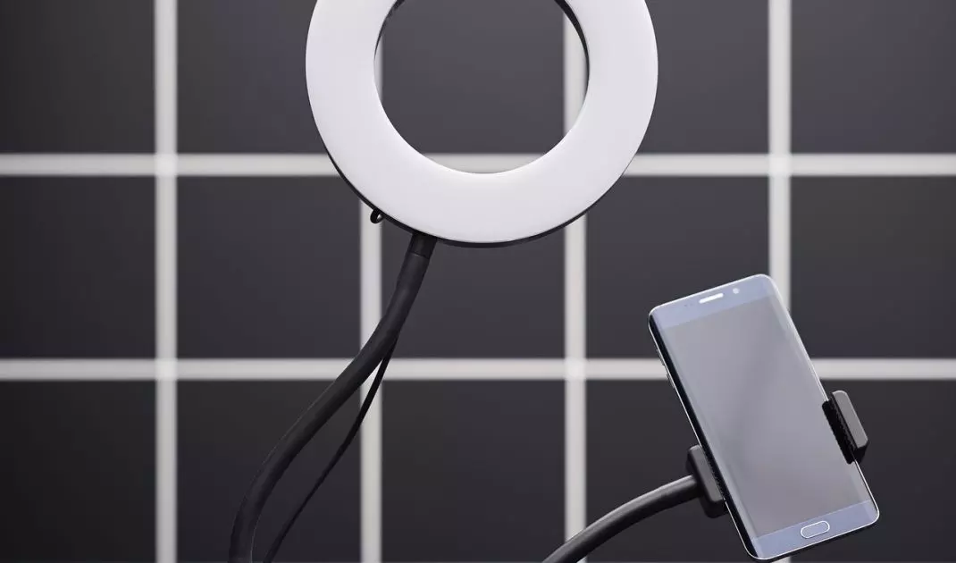 Ring light